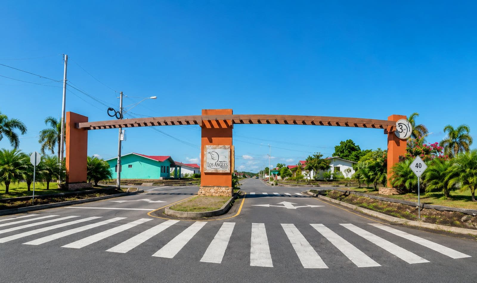 Entrada residencial del proyecto Los Ángeles